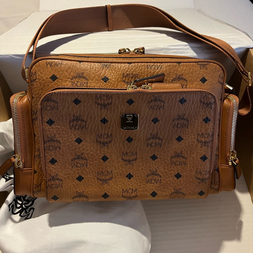 MCM Medium Kalssik Messenger in Visetos.